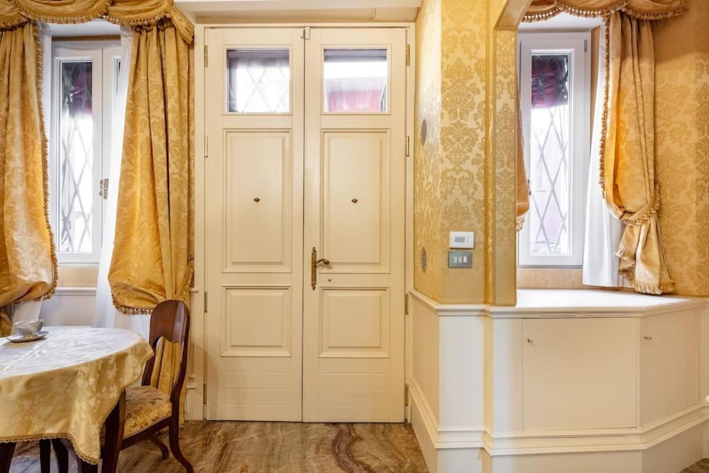 Ground Floor Luxe Historic Studio City Centre Appartement Bologna Buitenkant foto